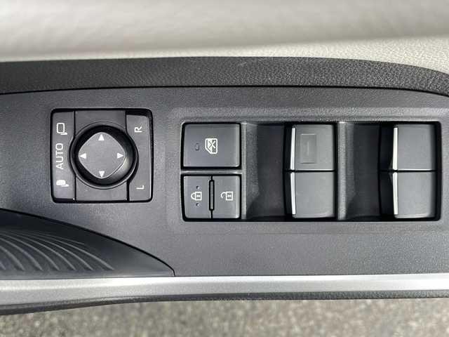 トヨタ ＲＡＶ４ G Zパッケージ 大阪府 2021(令3)年 2.1万km センシュアルレッドマイカ ワンオーナー/純正ディスプレイオーディオ/・AM/FM/Bluetooth/・フルセグテレビ/全周囲カメラ/ビルトインETC/前後ドライブレコーダー/レーダークルーズコントロール/衝突軽減ブレーキ/レーンキープアシスト/ブラインドスポットモニター/横滑り防止装置/盗難防止装置/電動パーキングブレーキ/前後コーナーセンサー/メモリシート（D席）/パワーシート（D席）/シートヒーター（D席+N席）/LEDヘッドライト/オートマチックハイビーム/オートライト/オートエアコン/プッシュスタートボタン/スマートキー×2/ステアリングリモコン/革巻きステアリング/ステアリングヒーター/純正19インチアルミホイール/12V充電器/USBジャック/純正フロアマット/保証書/取扱説明書