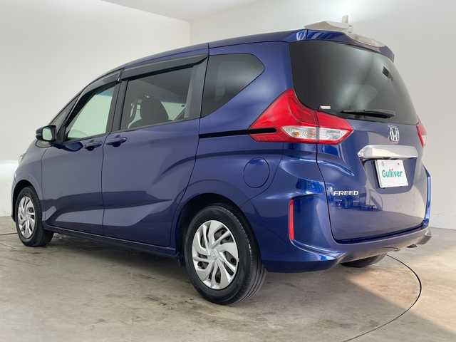 ホンダ フリード G ホンダセンシング 兵庫県 2017(平29)年 7.7万km コバルトブルーパール ・純正ナビ/CD/AM/FM/SD/TV/・バックカメラ/・ホンダセンシング/・衝突軽減ブレーキ/・誤発進抑制機能/・車線維持支援システム/・路外逸脱抑制機能/・先行車発進お知らせ機能/・標識認識機能/・アダプティブクルーズコントロール/・両側パワースライドドア/・純正フロアマット/・ビルトインETC/・LEDヘッドライト/・スマートキー