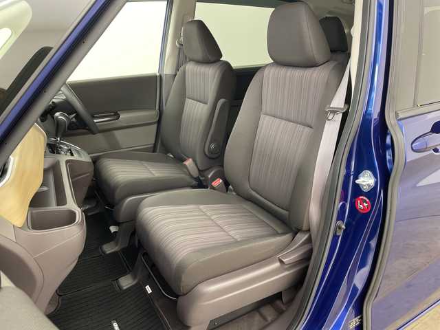 ホンダ フリード G ホンダセンシング 兵庫県 2017(平29)年 7.7万km コバルトブルーパール ・純正ナビ/CD/AM/FM/SD/TV/・バックカメラ/・ホンダセンシング/・衝突軽減ブレーキ/・誤発進抑制機能/・車線維持支援システム/・路外逸脱抑制機能/・先行車発進お知らせ機能/・標識認識機能/・アダプティブクルーズコントロール/・両側パワースライドドア/・純正フロアマット/・ビルトインETC/・LEDヘッドライト/・スマートキー