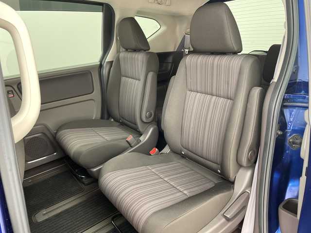 ホンダ フリード G ホンダセンシング 兵庫県 2017(平29)年 7.7万km コバルトブルーパール ・純正ナビ/CD/AM/FM/SD/TV/・バックカメラ/・ホンダセンシング/・衝突軽減ブレーキ/・誤発進抑制機能/・車線維持支援システム/・路外逸脱抑制機能/・先行車発進お知らせ機能/・標識認識機能/・アダプティブクルーズコントロール/・両側パワースライドドア/・純正フロアマット/・ビルトインETC/・LEDヘッドライト/・スマートキー