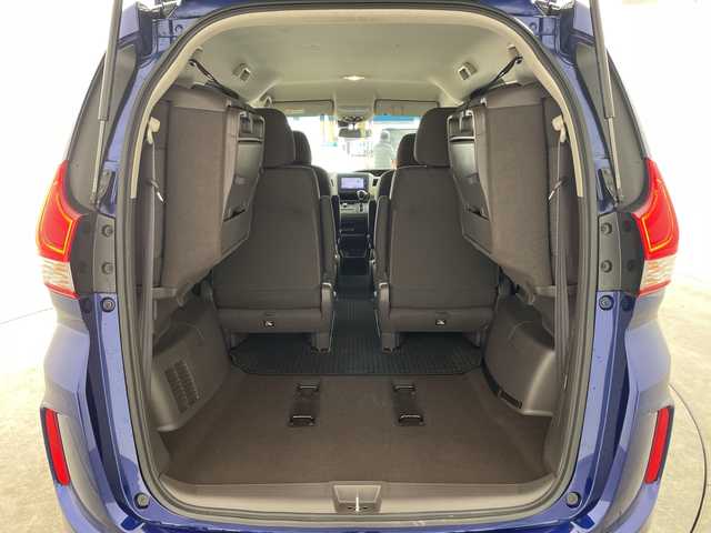 ホンダ フリード G ホンダセンシング 兵庫県 2017(平29)年 7.7万km コバルトブルーパール ・純正ナビ/CD/AM/FM/SD/TV/・バックカメラ/・ホンダセンシング/・衝突軽減ブレーキ/・誤発進抑制機能/・車線維持支援システム/・路外逸脱抑制機能/・先行車発進お知らせ機能/・標識認識機能/・アダプティブクルーズコントロール/・両側パワースライドドア/・純正フロアマット/・ビルトインETC/・LEDヘッドライト/・スマートキー