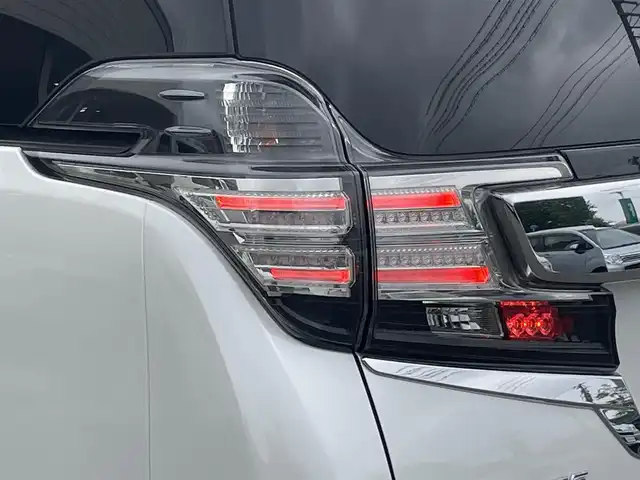 トヨタ ヴェルファイア ハイブリット ZR Gエディション 岩手県 2015(平27)年 7.5万km ホワイトパールクリスタルシャイン ・４WD/・純正ナビ フルセグTV　BT　DVD/・ムーンルーフ/・レザーシート/・モデリスタエアロ/・純正フリップダウンモニター/・JBLサウンド/・両側パワースライドドア/・バックカメラ/・パワーバックドア/・レーダークルーズコントロール/・ステアリングヒーター/・前席シートヒーター/・オートハイビーム/・ECOモード/・EVモード/・ナノイー/・ビルトインETC/・保証書/・取扱説明書/・スペアキー