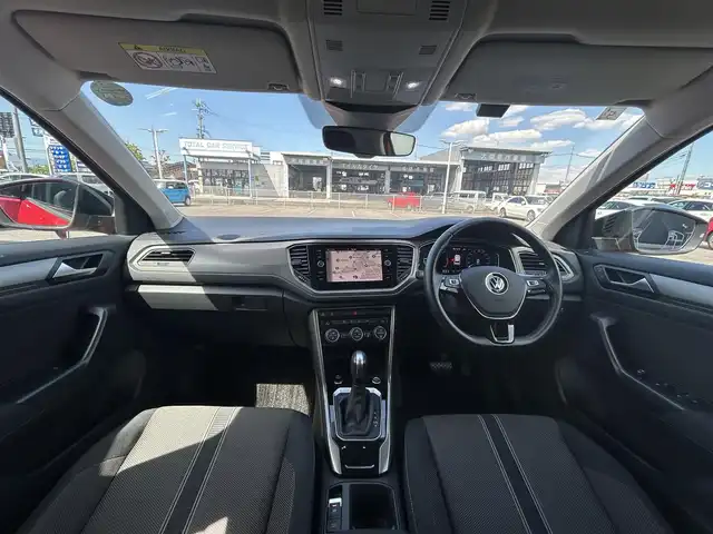 フォルクスワーゲン Ｔ－ロック 滋賀県 2021(令3)年 3.1万km 赤 ACC/LKA/17インチAW/ブラックルーフ/LEDヘッドライト/ETC/純正ナビ/バックカメラ/ブラインドスポットアシスト/パワーバックドア/プッシュスタート