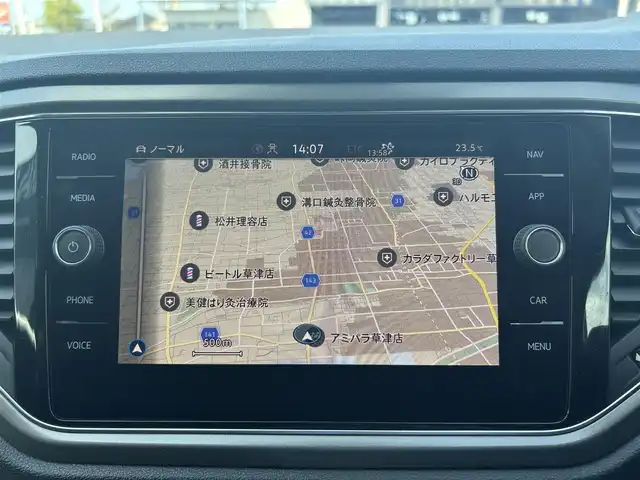 フォルクスワーゲン Ｔ－ロック 滋賀県 2021(令3)年 3.1万km 赤 ACC/LKA/17インチAW/ブラックルーフ/LEDヘッドライト/ETC/純正ナビ/バックカメラ/ブラインドスポットアシスト/パワーバックドア/プッシュスタート