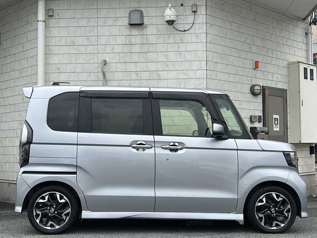 ホンダ Ｎ ＢＯＸ カスタム G L ターボ ホンダセンシング 神奈川県 2019(令1)年 5.8万km ルナシルバーM 純正ナビ(FM/AM/TV/SD/BT）/バックカメラ/クルーズコントロール/盗難防止装置/レーンキープアシスト/純正ドアバイザー/横滑り防止装置/両側パワースライドドア/純正ドライブレコーダー/パドルシフト/後席サンシェード/ETC/保証書/取扱説明書
