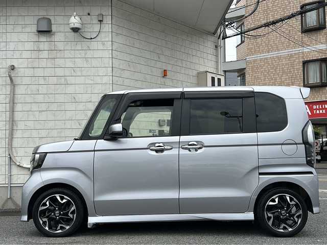 ホンダ Ｎ ＢＯＸ カスタム G L ターボ ホンダセンシング 神奈川県 2019(令1)年 5.8万km ルナシルバーM 純正ナビ(FM/AM/TV/SD/BT）/バックカメラ/クルーズコントロール/盗難防止装置/レーンキープアシスト/純正ドアバイザー/横滑り防止装置/両側パワースライドドア/純正ドライブレコーダー/パドルシフト/後席サンシェード/ETC/保証書/取扱説明書