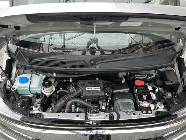 ホンダ Ｎ ＢＯＸ カスタム G L ターボ ホンダセンシング 神奈川県 2019(令1)年 5.8万km ルナシルバーM 純正ナビ(FM/AM/TV/SD/BT）/バックカメラ/クルーズコントロール/盗難防止装置/レーンキープアシスト/純正ドアバイザー/横滑り防止装置/両側パワースライドドア/純正ドライブレコーダー/パドルシフト/後席サンシェード/ETC/保証書/取扱説明書