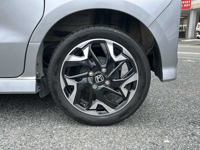 ホンダ Ｎ ＢＯＸ カスタム G L ターボ ホンダセンシング 神奈川県 2019(令1)年 5.8万km ルナシルバーM 純正ナビ(FM/AM/TV/SD/BT）/バックカメラ/クルーズコントロール/盗難防止装置/レーンキープアシスト/純正ドアバイザー/横滑り防止装置/両側パワースライドドア/純正ドライブレコーダー/パドルシフト/後席サンシェード/ETC/保証書/取扱説明書