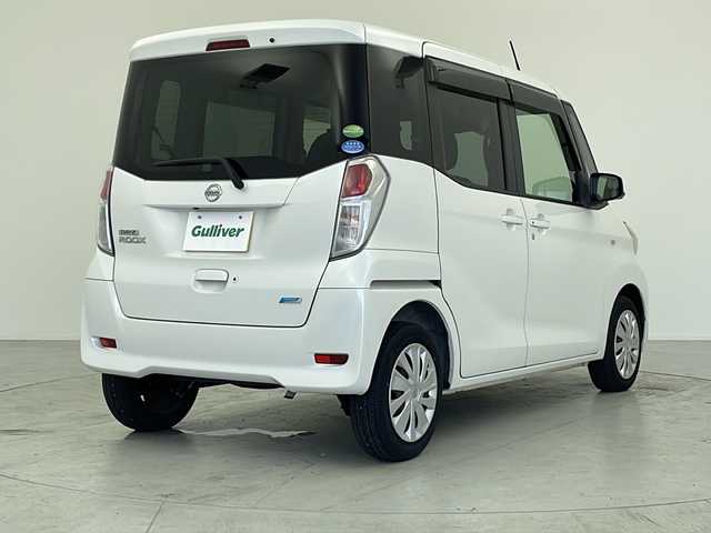 日産 デイズ ルークス X 愛知県 2016(平28)年 3.4万km ホワイトパール 社外ナビ/・Bluetooth/・ワンセグテレビ/・CD/DVD/アラウンドビューモニター/片側パワースライドドア/スマートキー/エンジンプッシュスタートボタン/衝突軽減ブレーキ/フロアマット/オートエアコン/ＥＴＣ