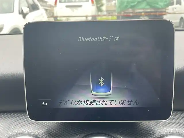 メルセデス・ベンツ Ａ１８０ AMG スタイル 東京都 2018(平30)年 0.1万km カルサイトホワイト 登録時走行距離492km/ワンオーナー/ターボ/純正HDDナビ/ (フルセグTV/Bluetooth/SD)/バックカメラ/ETC/ハーフレザーシート/前席シートヒーター/レーダーセーフティーパッケージ/・アクティブディスタンスアシストディストロニック(全自動再発進機能付)/・アクティブブレーキアシスト(歩行者/飛び出し検知機能付)/・アクティブブラインドスポットアシスト/・アクティブレーンキーピングアシスト/オートマチックハイビーム/横滑り防止装置/純正18インチアルミホイール/スマートキー/純正LEDヘッドライト/パドルシフト/純正フロアマット/カーテンエアバック/スペアキー1本/保証書/取扱説明書