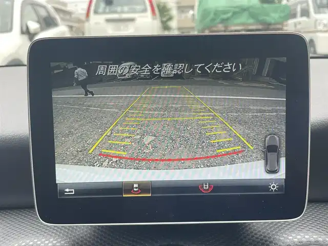 メルセデス・ベンツ Ａ１８０ AMG スタイル 東京都 2018(平30)年 0.1万km カルサイトホワイト 登録時走行距離492km/ワンオーナー/ターボ/純正HDDナビ/ (フルセグTV/Bluetooth/SD)/バックカメラ/ETC/ハーフレザーシート/前席シートヒーター/レーダーセーフティーパッケージ/・アクティブディスタンスアシストディストロニック(全自動再発進機能付)/・アクティブブレーキアシスト(歩行者/飛び出し検知機能付)/・アクティブブラインドスポットアシスト/・アクティブレーンキーピングアシスト/オートマチックハイビーム/横滑り防止装置/純正18インチアルミホイール/スマートキー/純正LEDヘッドライト/パドルシフト/純正フロアマット/カーテンエアバック/スペアキー1本/保証書/取扱説明書