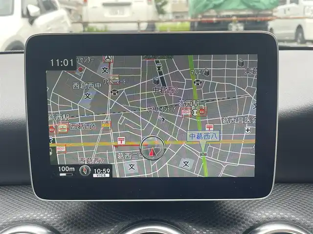 メルセデス・ベンツ Ａ１８０ AMG スタイル 東京都 2018(平30)年 0.1万km カルサイトホワイト 登録時走行距離492km/ワンオーナー/ターボ/純正HDDナビ/ (フルセグTV/Bluetooth/SD)/バックカメラ/ETC/ハーフレザーシート/前席シートヒーター/レーダーセーフティーパッケージ/・アクティブディスタンスアシストディストロニック(全自動再発進機能付)/・アクティブブレーキアシスト(歩行者/飛び出し検知機能付)/・アクティブブラインドスポットアシスト/・アクティブレーンキーピングアシスト/オートマチックハイビーム/横滑り防止装置/純正18インチアルミホイール/スマートキー/純正LEDヘッドライト/パドルシフト/純正フロアマット/カーテンエアバック/スペアキー1本/保証書/取扱説明書