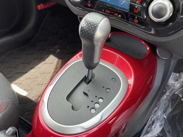 日産 ジューク 16GT FOUR 道北・旭川 2011(平23)年 10万km ラディアントレッド ・4WD/・純正デーラーオプションナビ/　CD/DVD/BT/TV/・バックカメラ/・オートライト/・革巻きステアリング/・スマートキー/・プッシュスタート/・純正エンジンスターター/・横滑り防止/・ETC/・保証書/取説/・純正フロアマット/・ドアバイザー/・社外AW付冬タイヤ積込