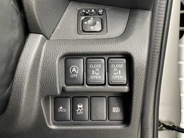 日産 デイズ ルークス HWS X Vセレクション 埼玉県 2017(平29)年 4.8万km ホワイトパール 純正７インチナビ　/アラウンドビューモニター　/エマージェンシーブレーキ　/フルセグＴＶ　/両側パワスラ　/サーキュレーター　/オートライト　/ＬＥＤライト　/Ｂｌｕｅｔｏｏｔｈ　/スマートキー　/ＥＴＣ　/ドアバイザー/ドライブレコーダー