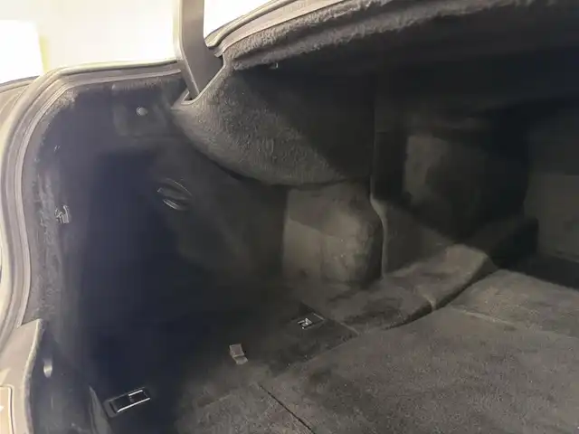 レクサス ＬＳ 500 バージョンL 三重県 2018(平30)年 5.7万km ディープブルーマイカ プレミアムガソリン・ツインターボ/FR/MTモード付フロア10AT/12.3型ナビ/（AM/FM/CD/DVD/Blu-ray/サウンドライブラリ/SD/USB/Bluetooth/Miracast/AUX/TV）/パノラミックビューモニター/ドライブレコーダー 前後/ETC2.0/LEXUS Safety System＋A/・プリクラッシュセーフティ（歩行者注意喚起・アクティブ操舵回避支援）/・フロントクロストラフィックアラート/・Lexus CoDrive（レーダークルコン・レーントレーシングアシスト・レーンチェンジアシスト）/・ドライバー異常時停車支援システム/・上下2段式アダプティブハイビームシステム/・ロードサインアシスト/・先行車発進告知機能/・ITS Connect/・ブラインドスポットモニター/など/装備/・本革シート（黒）/・シートヒーター＆ベンチレーション（D/N/2nd）/・メモリーパワーシート（D・N28way/2nd16way）/・ハンズフリーパワートランクリッド/・デジタルインナーミラー/・左右後席独立オートエアコン/・電動リヤ・リヤサイドガラスサンシェード/・カラーHUD/・純正19inAW＋ランフラットタイヤ/・スマートキーx1＋カードキーx1/など