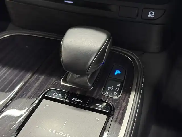 レクサス ＬＳ 500 バージョンL 三重県 2018(平30)年 5.7万km ディープブルーマイカ プレミアムガソリン・ツインターボ/FR/MTモード付フロア10AT/12.3型ナビ/（AM/FM/CD/DVD/Blu-ray/サウンドライブラリ/SD/USB/Bluetooth/Miracast/AUX/TV）/パノラミックビューモニター/ドライブレコーダー 前後/ETC2.0/LEXUS Safety System＋A/・プリクラッシュセーフティ（歩行者注意喚起・アクティブ操舵回避支援）/・フロントクロストラフィックアラート/・Lexus CoDrive（レーダークルコン・レーントレーシングアシスト・レーンチェンジアシスト）/・ドライバー異常時停車支援システム/・上下2段式アダプティブハイビームシステム/・ロードサインアシスト/・先行車発進告知機能/・ITS Connect/・ブラインドスポットモニター/など/装備/・本革シート（黒）/・シートヒーター＆ベンチレーション（D/N/2nd）/・メモリーパワーシート（D・N28way/2nd16way）/・ハンズフリーパワートランクリッド/・デジタルインナーミラー/・左右後席独立オートエアコン/・電動リヤ・リヤサイドガラスサンシェード/・カラーHUD/・純正19inAW＋ランフラットタイヤ/・スマートキーx1＋カードキーx1/など