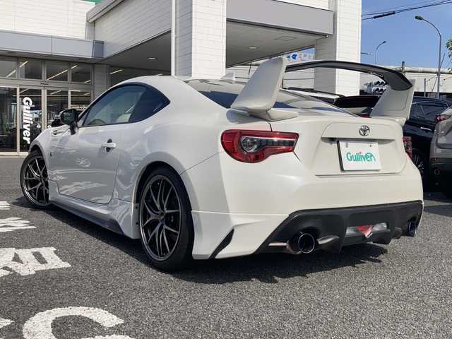 トヨタ ８６ GT 東京都 2020(令2)年 4.6万km クリスタルホワイトパール ワンオーナー/社外ナビ/フルセグテレビ/Bluetooth/バックカメラ/クルーズコントロール/プッシュスタート/ETC/TRDエアロ/HKS車高調/柿本マフラー/前ドラレコ/BBSホイール
