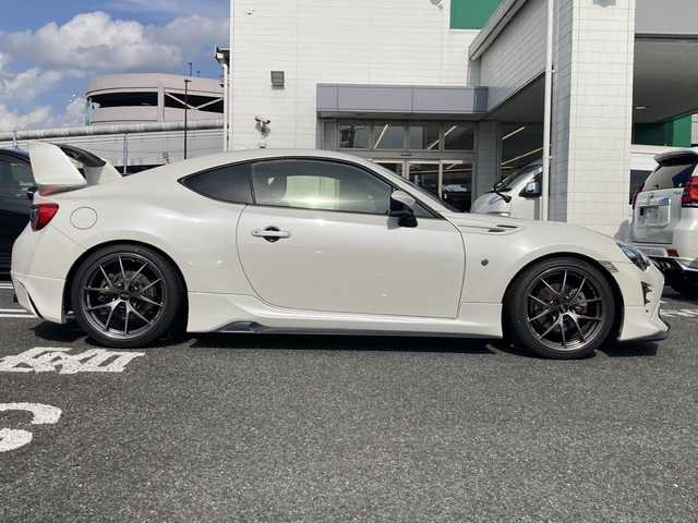 トヨタ ８６ GT 東京都 2020(令2)年 4.6万km クリスタルホワイトパール ワンオーナー/社外ナビ/フルセグテレビ/Bluetooth/バックカメラ/クルーズコントロール/プッシュスタート/ETC/TRDエアロ/HKS車高調/柿本マフラー/前ドラレコ/BBSホイール