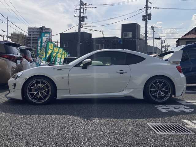 トヨタ ８６ GT 東京都 2020(令2)年 4.6万km クリスタルホワイトパール ワンオーナー/社外ナビ/フルセグテレビ/Bluetooth/バックカメラ/クルーズコントロール/プッシュスタート/ETC/TRDエアロ/HKS車高調/柿本マフラー/前ドラレコ/BBSホイール