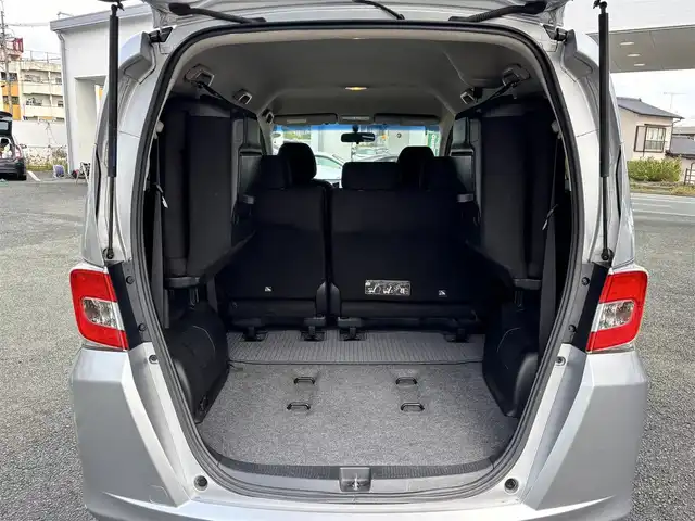 ホンダ フリード G ジャストセレクション 熊本県 2015(平27)年 12.3万km アラバスターシルバーメタリック 純正ナビ（VXM-155VFi）/【TV/CD/DVD/Bluetooth】/バックカメラ/両側パワースライド/ビルトインETC/後方誤発進抑制機能/オートライト/ウィンカーミラー/ステアリングスイッチ/純正フロアマット/純正ドアバイザー/横滑り防止/盗難防止装置/保証書/取扱説明書