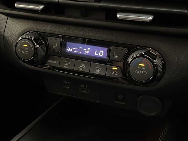 日産 オーラ G FOUR レザーエディション 新潟県 2022(令4)年 3.7万km 黒 4WD/純正メモリナビ/BT/USB/フルセグテレビ/全方位カメラ/ETC2.0/ドライブレコーダー/BOSEスピーカー/衝突被害軽減ブレーキ/レーンキープアシスト/レーダークルーズコントロール/革シート/シートヒーター /ステアリングヒーター/コーナーセンサー/ステアリングスイッチ/スマートキー/プッシュスタート/LEDヘッドライト/オートライト/オートハイビーム/フォグランプ/純正17インチアルミホイール