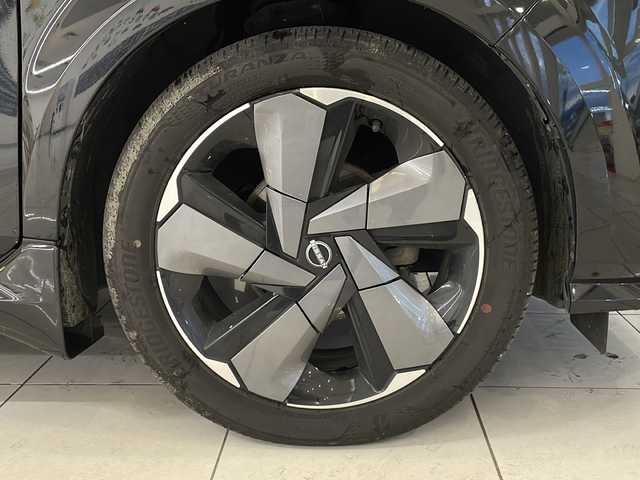 日産 オーラ G FOUR レザーエディション 新潟県 2022(令4)年 3.7万km 黒 4WD/純正メモリナビ/BT/USB/フルセグテレビ/全方位カメラ/ETC2.0/ドライブレコーダー/BOSEスピーカー/衝突被害軽減ブレーキ/レーンキープアシスト/レーダークルーズコントロール/革シート/シートヒーター /ステアリングヒーター/コーナーセンサー/ステアリングスイッチ/スマートキー/プッシュスタート/LEDヘッドライト/オートライト/オートハイビーム/フォグランプ/純正17インチアルミホイール