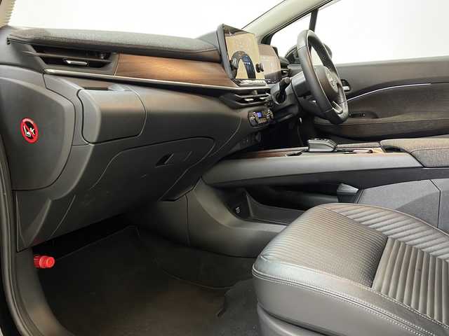 日産 オーラ G FOUR レザーエディション 新潟県 2022(令4)年 3.7万km 黒 4WD/純正メモリナビ/BT/USB/フルセグテレビ/全方位カメラ/ETC2.0/ドライブレコーダー/BOSEスピーカー/衝突被害軽減ブレーキ/レーンキープアシスト/レーダークルーズコントロール/革シート/シートヒーター /ステアリングヒーター/コーナーセンサー/ステアリングスイッチ/スマートキー/プッシュスタート/LEDヘッドライト/オートライト/オートハイビーム/フォグランプ/純正17インチアルミホイール