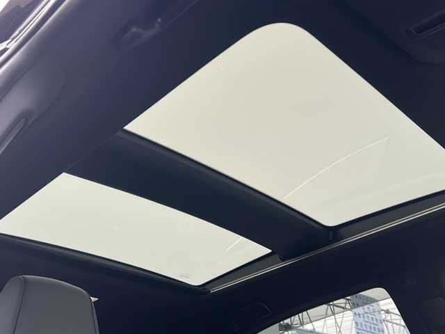 トヨタ ハリアー ハイブリッド Z レザーパッケージ 福岡県 2023(令5)年 1.5万km プレシャスブラックパール /禁煙車/ワンオーナー//モデリスタエアロ//調光パノラマルーフ//純正12.3インチディスプレイオーディオ//コネクティッドナビ/JBLサウンド//フルセグTV/Bluetooth//パノラミックビューモニター//ビルトインETC2.0//デジタルインナーミラー//トヨタセーフティセンス//プリクラッシュセーフティ//レーントレーシングアシスト//アダプティブハイビームシステム//レーダークルーズコントロール（全車速追従）//ブラインドスポットモニター//RCTA・PKSB/HUD//クリアランスソナー//黒本革シート//前席パワーシート//前席ヒーター・ベンチレーション//ステアリングヒーター//電動パーキング・ブレーキホールド//ハンズフリーパワーバックドア//LEDオートライト//純正１９インチアルミ//電動格納ミラーウィンカー//純正ドアバイザー//社外フロアマット//取扱説明書/新車保証書//スペアキー×１