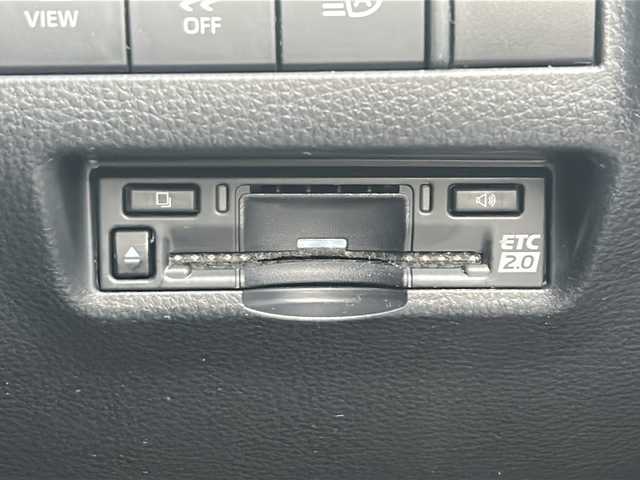 トヨタ ハリアー ハイブリッド Z レザーパッケージ 福岡県 2023(令5)年 1.5万km プレシャスブラックパール /禁煙車/ワンオーナー//モデリスタエアロ//調光パノラマルーフ//純正12.3インチディスプレイオーディオ//コネクティッドナビ/JBLサウンド//フルセグTV/Bluetooth//パノラミックビューモニター//ビルトインETC2.0//デジタルインナーミラー//トヨタセーフティセンス//プリクラッシュセーフティ//レーントレーシングアシスト//アダプティブハイビームシステム//レーダークルーズコントロール（全車速追従）//ブラインドスポットモニター//RCTA・PKSB/HUD//クリアランスソナー//黒本革シート//前席パワーシート//前席ヒーター・ベンチレーション//ステアリングヒーター//電動パーキング・ブレーキホールド//ハンズフリーパワーバックドア//LEDオートライト//純正１９インチアルミ//電動格納ミラーウィンカー//純正ドアバイザー//社外フロアマット//取扱説明書/新車保証書//スペアキー×１