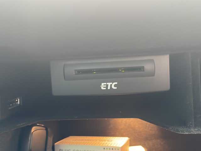 アウディ Ａ４ 2．0 TFSI クワトロ 福島県 2013(平25)年 3.6万km 白 純正ナビゲーション/・フルセグTV/BT/SD/DVD/CD/FM/AM/・バックカメラ/・ビルトインETC/D+N席パワーシート/革張りステアリング/・ステアリングリモコン/・パドルシフト/クルーズコントロール/電子パーキング/・オートブレーキホールド/MTモード付AT/アイドリングストップ/横滑り防止装置/コーナーセンサー/プッシュスタート/・スマートキー/・スペアキー1本/電動格納ミラー/・ウィンカーミラー/・オートミラー/LEDヘッドライト/・オートライト/・フォグランプ