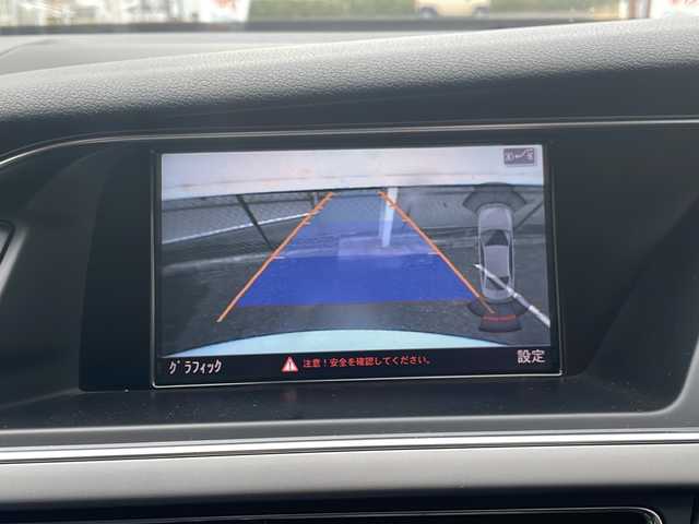 アウディ Ａ４ 2．0 TFSI クワトロ 福島県 2013(平25)年 3.6万km 白 純正ナビゲーション/・フルセグTV/BT/SD/DVD/CD/FM/AM/・バックカメラ/・ビルトインETC/D+N席パワーシート/革張りステアリング/・ステアリングリモコン/・パドルシフト/クルーズコントロール/電子パーキング/・オートブレーキホールド/MTモード付AT/アイドリングストップ/横滑り防止装置/コーナーセンサー/プッシュスタート/・スマートキー/・スペアキー1本/電動格納ミラー/・ウィンカーミラー/・オートミラー/LEDヘッドライト/・オートライト/・フォグランプ