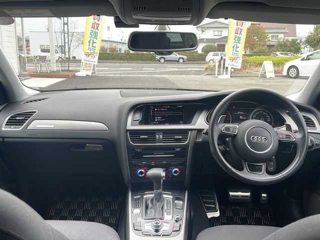 アウディ Ａ４ 2．0 TFSI クワトロ 福島県 2013(平25)年 3.6万km 白 純正ナビゲーション/・フルセグTV/BT/SD/DVD/CD/FM/AM/・バックカメラ/・ビルトインETC/D+N席パワーシート/革張りステアリング/・ステアリングリモコン/・パドルシフト/クルーズコントロール/電子パーキング/・オートブレーキホールド/MTモード付AT/アイドリングストップ/横滑り防止装置/コーナーセンサー/プッシュスタート/・スマートキー/・スペアキー1本/電動格納ミラー/・ウィンカーミラー/・オートミラー/LEDヘッドライト/・オートライト/・フォグランプ