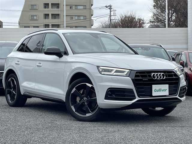 アウディ Ｑ５ ブラックエディション 東京都 2018(平30)年 5.9万km グレイシアホワイトメタリック 取扱説明書/純正ナビ(フルセグ/BT/CD/DVD/FM/AM/SD)/アウディプレセンス/アウディサイドアシスト/アウディアクティブレーンアシスト/アダプティブクルーズコントロール/360°カメラ　ETC2.0/バーチャルコクピット12.3インチ古液晶メーター/レザーシート/シートヒーター（D/N）/パワーシート(D/N)/パワーバックドア/マトリクスLEDヘッドランプ/ブラックルーフレール/オートホールド/コーナーセンサー/パドルシフト/スマートキー×２【キータグ有】/ダンピングコントロールサスペンション/純正２０インチブラック塗装アルミ