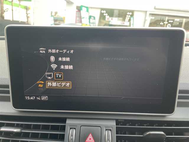 アウディ Ｑ５ ブラックエディション 東京都 2018(平30)年 5.9万km グレイシアホワイトメタリック 取扱説明書/純正ナビ(フルセグ/BT/CD/DVD/FM/AM/SD)/アウディプレセンス/アウディサイドアシスト/アウディアクティブレーンアシスト/アダプティブクルーズコントロール/360°カメラ　ETC2.0/バーチャルコクピット12.3インチ古液晶メーター/レザーシート/シートヒーター（D/N）/パワーシート(D/N)/パワーバックドア/マトリクスLEDヘッドランプ/ブラックルーフレール/オートホールド/コーナーセンサー/パドルシフト/スマートキー×２【キータグ有】/ダンピングコントロールサスペンション/純正２０インチブラック塗装アルミ