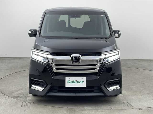 ホンダ ステップワゴン スパーダ ハイブリッド G ホンダセンシング 兵庫県 2018(平30)年 5.3万km プレミアムスパークルブラックパール ・純正9型ナビ＆フルセグ＆BT＆DVD/・バックカメラ/・両側パワースライドドア/・Honda SENSING/・衝突軽減ブレーキ/・レーンキープアシスト/・レーダークルーズコントロール/・路外逸脱抑制機能/・誤発進抑制機能/・渋滞追従機能付/・LKAS〈車線維持支援システム〉/・先行車発進お知らせ機能/・標識認識機能/・スマートキー/・プッシュスタート/・ビルトインETC/・純正フロアマット/・純正16インチアルミホイール/・LEDヘッドライト/・フォグ/・オートライト/・ステアリングスイッチ/・ドアバイザー