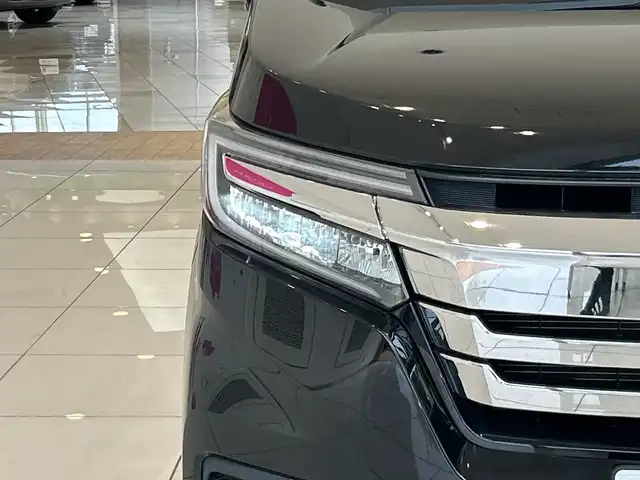 ホンダ ステップワゴン スパーダ ハイブリッド G ホンダセンシング 埼玉県 2018(平30)年 5.3万km プレミアムスパークルブラックパール ホンダセンシング/純正9型ナビ/ フルセグ/BT/DVD/CD/バックカメラ/両側パワースライドドア/Honda SENSING/衝突軽減ブレーキ/レーンキープアシスト/レーダークルーズコントロール/路外逸脱抑制機能/誤発進抑制機能/渋滞追従機能付/LKAS〈車線維持支援システム〉/先行車発進お知らせ機能/標識認識機能/スマートキー/プッシュスタート/ビルトインETC/純正16インチアルミホイール/LEDヘッドライト