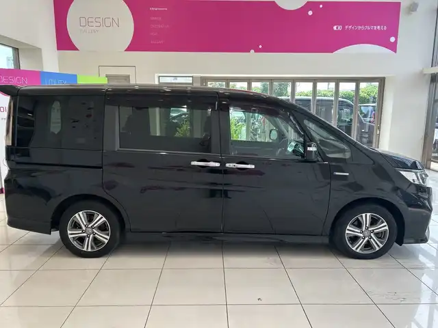 ホンダ ステップワゴン スパーダ ハイブリッド G ホンダセンシング 埼玉県 2018(平30)年 5.3万km プレミアムスパークルブラックパール ホンダセンシング/純正9型ナビ/ フルセグ/BT/DVD/CD/バックカメラ/両側パワースライドドア/Honda SENSING/衝突軽減ブレーキ/レーンキープアシスト/レーダークルーズコントロール/路外逸脱抑制機能/誤発進抑制機能/渋滞追従機能付/LKAS〈車線維持支援システム〉/先行車発進お知らせ機能/標識認識機能/スマートキー/プッシュスタート/ビルトインETC/純正16インチアルミホイール/LEDヘッドライト