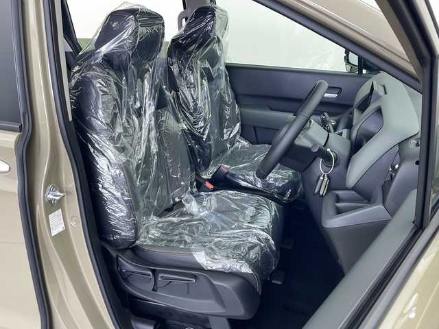 ホンダ フリード クロスター 秋田県 2025(令7)年 0.1万km未満 ベージュ スマートキー /衝突被害軽減システム /ブラインドスポットインフォメーション　/コンフォートビューパッケージ　/前席シートヒーター　/フォグライト　/ウィンカーミラー /ルーフレール　/コーナーセンサー /純正AW/プッシュスタート /電格ミラー/スペアキー有り/両側パワースライドドア/横滑り防止装置/フロントワイパーデアイサー/革巻きステアリング/ハーフレザーシート /クルーズコントロール/オートライト/ステアリングリモコン/オートエアコン /USBポート/ホンダECON/リアサンシェード /レーンキープアシスト/バックカメラ装着車両