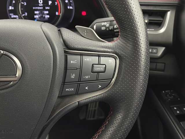 レクサス ＵＸ 200 Fスポーツ 宮城県 2020(令2)年 2.8万km ホワイトノーヴァガラスフレーク Lexus Safety System	/・プリクラッシュセーフティ	/・レーントレーシングアシスト/・ITS Connect	/・レーダークルーズコントロール	/・オートマチックハイビーム/・クリアランスソナー/純正メーカーOPナビ/・CD.DVD.BT.USB/フルセグTV/バックカメラ/本革黒シート/前席パワーシート/電動リアゲート/前席シートヒーター/ステアリングヒーター/ステアリングスイッチ/パドルシフト/LEDヘッドライト/LEDフォグランプ/ビルトインETC2.0/プッシュスタート/スマートキー/純正18inAW/純正フロアマット/純正AW冬タイヤ積込（215/60/17）