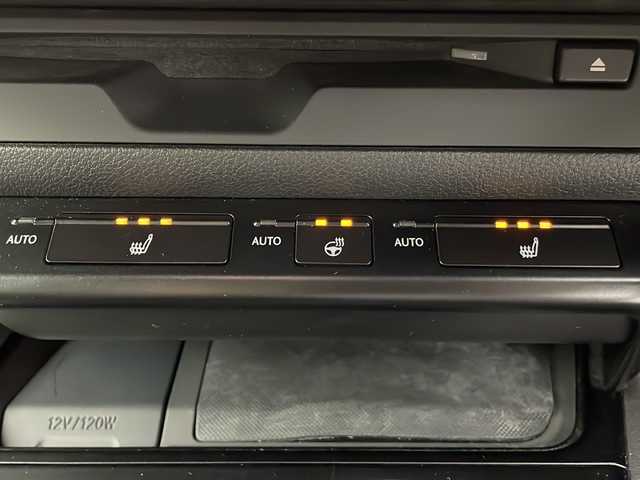レクサス ＵＸ 200 Fスポーツ 宮城県 2020(令2)年 2.8万km ホワイトノーヴァガラスフレーク Lexus Safety System	/・プリクラッシュセーフティ	/・レーントレーシングアシスト/・ITS Connect	/・レーダークルーズコントロール	/・オートマチックハイビーム/・クリアランスソナー/純正メーカーOPナビ/・CD.DVD.BT.USB/フルセグTV/バックカメラ/本革黒シート/前席パワーシート/電動リアゲート/前席シートヒーター/ステアリングヒーター/ステアリングスイッチ/パドルシフト/LEDヘッドライト/LEDフォグランプ/ビルトインETC2.0/プッシュスタート/スマートキー/純正18inAW/純正フロアマット/純正AW冬タイヤ積込（215/60/17）