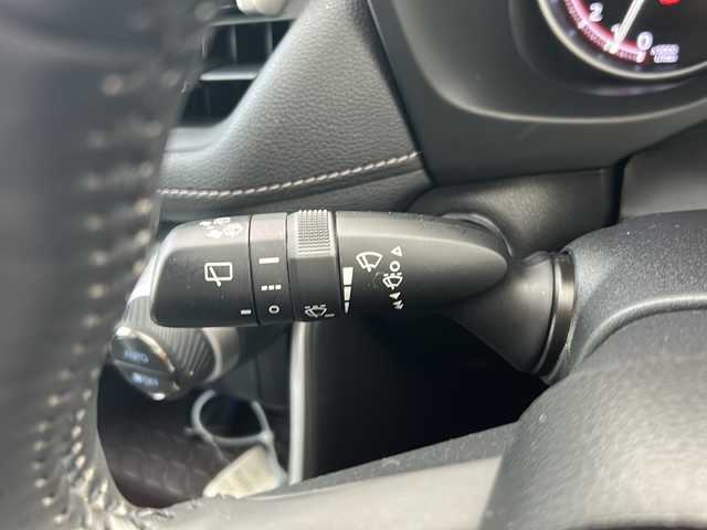 トヨタ ＲＡＶ４ G 富山県 2020(令2)年 4.1万km ホワイトパールクリスタルシャイン ワンオーナー/新車時保証書/取扱説明書/トヨタセーフティセンス/　・プリクラッシュセーフティ/　・レーントレーシングアシスト/　・オートマチックハイビーム/　・ロードサインアシスト/　・レーダークルーズコントロール/　・先行車発進告知機能/純正ディスプレイナビ/　（フルセグTV/BT/USB端子/ラジオ）/プッシュスターター/アラウンドビューモニター/オートリトラクティブドアミラー/ブラインドスポットモニター/ステアリングスイッチ/ステアリングヒーター/オートライト/オートハイビーム/純正LEDフォグランプ/フロントシートヒーター/社外前後ドライブレコーダー付デジタルインナーミラー/ビルトインETC/パワーバックドア/ドライブモードセレクトスイッチ/　（ECO/NORMAL/SPORT)/マルチテレインセレクト/　（MUD・SAND/NORMAL/ROCK・DIRT)/タイヤサイズ　　225/60/R18