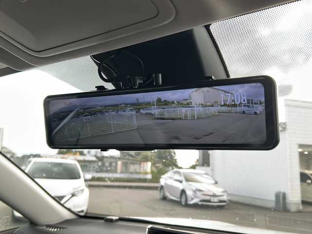 トヨタ ＲＡＶ４ G 富山県 2020(令2)年 4.1万km ホワイトパールクリスタルシャイン ワンオーナー/新車時保証書/取扱説明書/トヨタセーフティセンス/　・プリクラッシュセーフティ/　・レーントレーシングアシスト/　・オートマチックハイビーム/　・ロードサインアシスト/　・レーダークルーズコントロール/　・先行車発進告知機能/純正ディスプレイナビ/　（フルセグTV/BT/USB端子/ラジオ）/プッシュスターター/アラウンドビューモニター/オートリトラクティブドアミラー/ブラインドスポットモニター/ステアリングスイッチ/ステアリングヒーター/オートライト/オートハイビーム/純正LEDフォグランプ/フロントシートヒーター/社外前後ドライブレコーダー付デジタルインナーミラー/ビルトインETC/パワーバックドア/ドライブモードセレクトスイッチ/　（ECO/NORMAL/SPORT)/マルチテレインセレクト/　（MUD・SAND/NORMAL/ROCK・DIRT)/タイヤサイズ　　225/60/R18