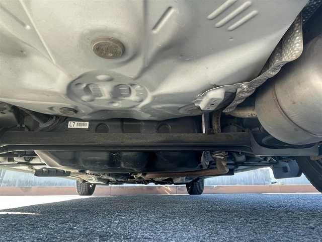 トヨタ ヴィッツ F セーフティエディション 滋賀県 2018(平30)年 7.6万km ホワイトパールクリスタルシャイン ガソリン/2WD/CVT/7インチナビ（AVIC-RW801）/【FM/AM/CD/DVD/TVフルセグ/Bluetooth】/バックカメラ/プリクラッシュ/横滑り防止装置/レーンアシスト/アダプティブハイビーム/LEDヘッドライト/フロントフォグ/ステアリングスイッチ/パワーステアリング/パワーウインドウ/プッシュスタート/スマートキー/電動格納ミラー/サマータイヤ積み込み