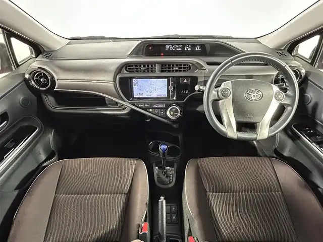 トヨタ アクア G 佐賀県 2015(平27)年 7.7万km チェリーパールクリスタルシャイン 純正7インチナビ/DVD/CD/Bluetooth/SD/フルセグTV/バックカメラ/ETC/エコモード/ドライブモード/クルーズコントロール/横滑り防止装置/オートライト/ドアバイザー/純正フロアマット/スマートキー/AAC/ドアバイザー/ヘッドライトレベライザー/ワンオーナー