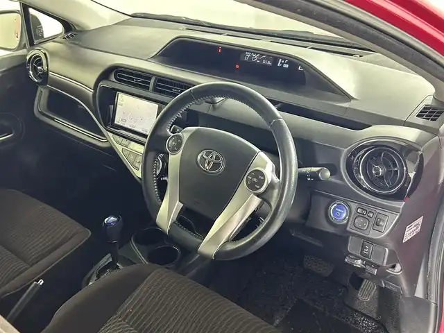 トヨタ アクア G 佐賀県 2015(平27)年 7.7万km チェリーパールクリスタルシャイン 純正7インチナビ/DVD/CD/Bluetooth/SD/フルセグTV/バックカメラ/ETC/エコモード/ドライブモード/クルーズコントロール/横滑り防止装置/オートライト/ドアバイザー/純正フロアマット/スマートキー/AAC/ドアバイザー/ヘッドライトレベライザー/ワンオーナー