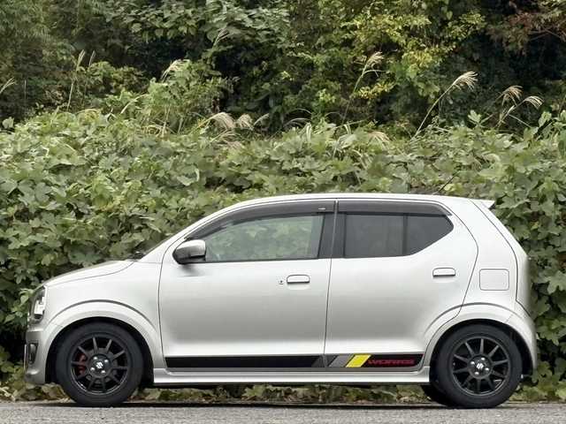 スズキ アルト ワークス 大分県 2017(平29)年 8.1万km スチールシルバーM 柿本マフラー/社外足回り/社外ステアリング/純正ステアリング、サス積み込み/社外メモリーナビ/フルセグ/DVD/純正15インチアルミホイール/ビルトインETC/スマートキー/エンジンプッシュスタート/純正HIDヘッドライト/オートライトコントロール