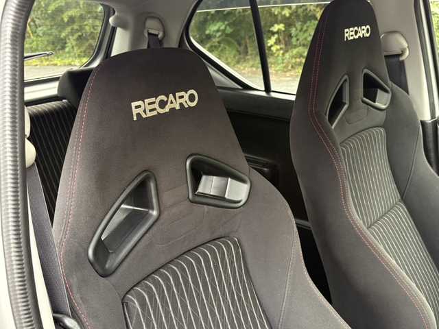 スズキ アルト ワークス 大分県 2017(平29)年 8.1万km スチールシルバーM 柿本マフラー/社外足回り/社外ステアリング/純正ステアリング、サス積み込み/社外メモリーナビ/フルセグ/DVD/純正15インチアルミホイール/ビルトインETC/スマートキー/エンジンプッシュスタート/純正HIDヘッドライト/オートライトコントロール