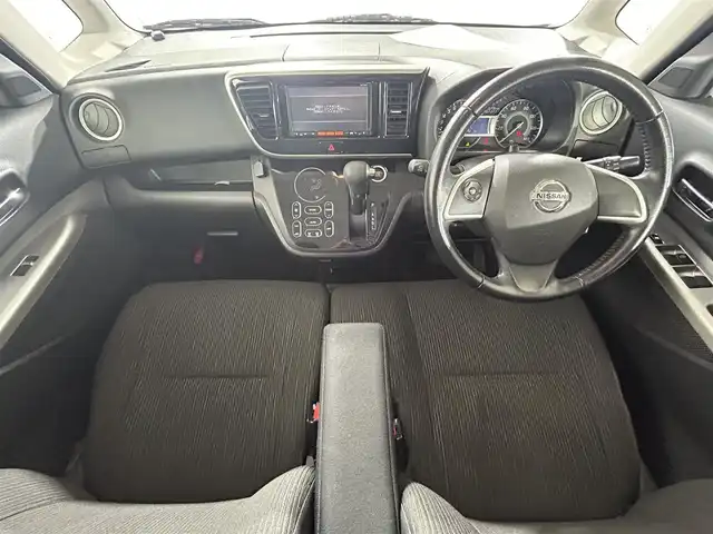 日産 デイズ ルークス ハイウェイスターX Gパッケージ 佐賀県 2014(平26)年 5.3万km ホワイトパール 純正ナビ/フルセグTV/CD/DVD/SD/USB/全方位カメラ/アイドリングストップ/オートライト/HIDヘッドライト/フォグライト/サーキュレーター/両側パワースライドドア/後席サンシェード/シートバックテーブル/ステアリングスイッチ/電動格納ミラー/プッシュスタート/スマートキー/スペアキー/純正フロアマット/純正15インチAW/ISOFIX対応