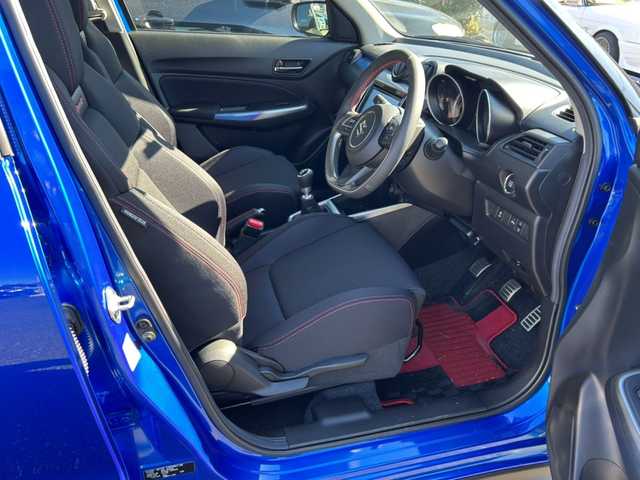 スズキ スイフト スポーツ ZC33S ファイナルED 新潟県 2025(令7)年 0.1万km 青 ６MT/ワンオーナー/ターボ/純正ホイール夏タイヤ装着/メモリナビ/フルセグテレビ/レーダークルーズコントロール/バックカメラ/アラウンドビューモニター/運転席シートヒーター/ドアバイザー/プッシュスタート/ETC/前後ドライブレコーダー/純正フロアマット/Bluetooth/ハンズフリー/コーナーセンサー/スペアキー1個