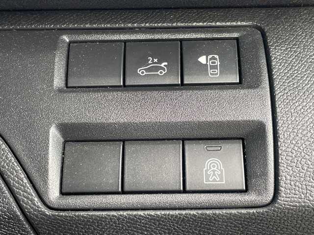 プジョー ３００８ GTライン 大阪府 2017(平29)年 5.7万km BLANC NACRE パノラミックサンルーフ/純正ナビ/全方位カメラ/アクティブセーフティブレーキ/インテリジェントハイビーム/レーンキープアシスト/パーキングセンサー/ブラインドスポットモニター/社外レーダー/パドルシフト/LEDヘッドライト/オートライト/パワーバックドア/ハーフレザーシート/ダウンヒルアシストコントロール/純正８インチAW/ドライブレコーダー前後/ETC/ルーフレール/取説/保証書/スペアキーｘ１